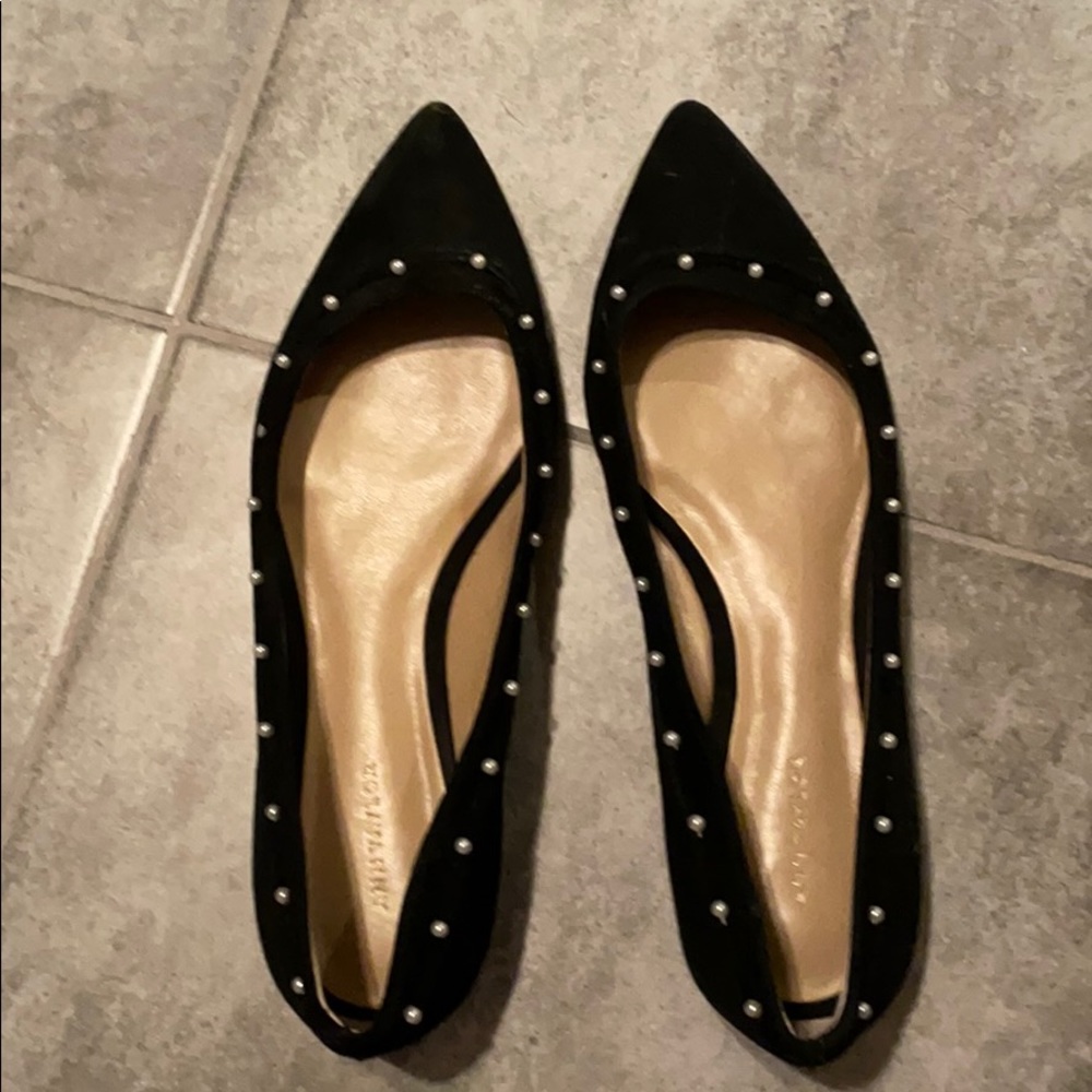 AT flats with pearl details